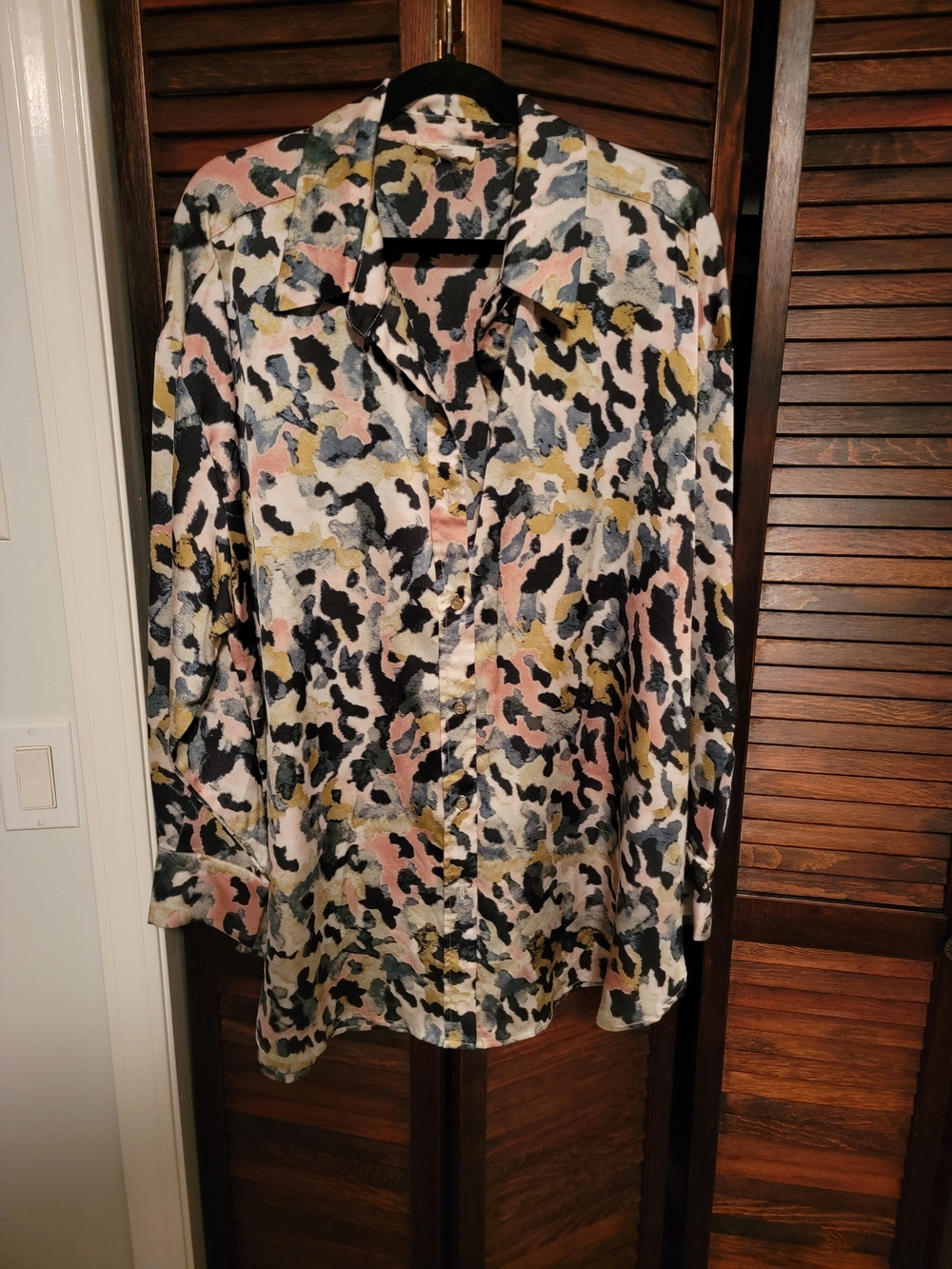 entro Multi-Color Abstract Animal Print Button-Up Blue, Pink, Black, Yellow,
